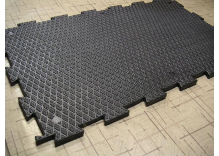 Резиновые маты для денников и проходов